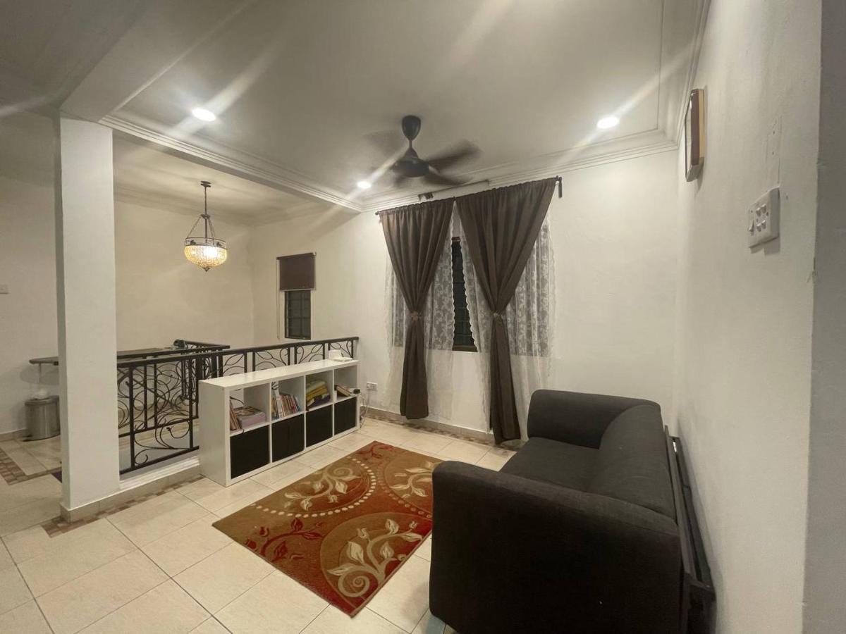 Homestay Laman Nuri, Kota Damansara เปอตาลิงจายา ภายนอก รูปภาพ